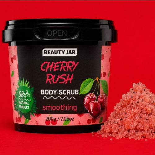 Cherry Pop! Body Scrub von Beauty Jar mit Kirschkernöl und Kokosnussöl. Fruchtig duftendes Körperpeeling für geschmeidige, gepflegte Haut und einen natürlichen Glow.